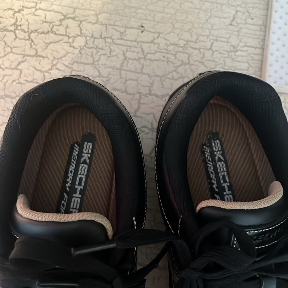 Men's Black and Gold Sneakers - Picture 4 of 6